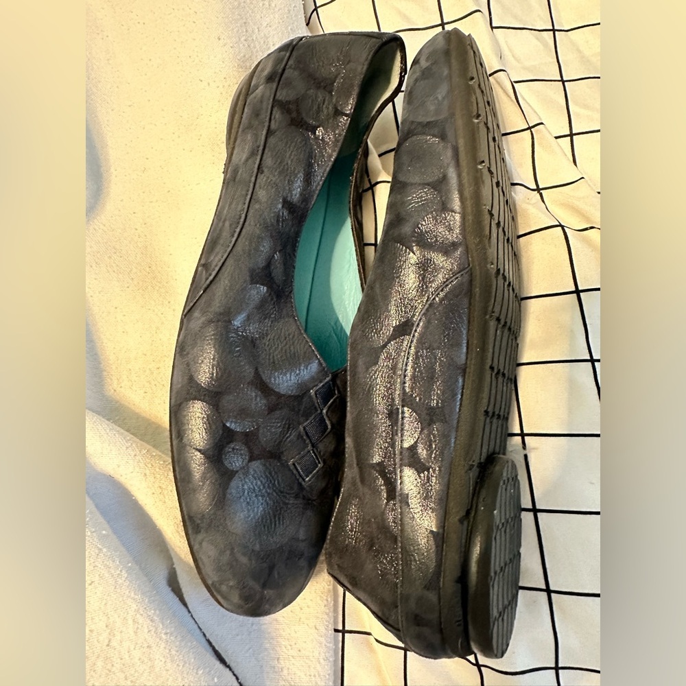 Thierry Rabotin Grace flats